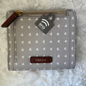 Fossil Women's Logan Leather RFID-Blocking Bifold Wallet